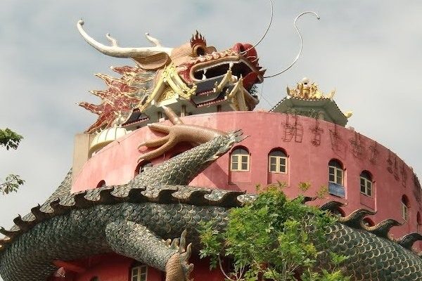 Bạn có biết ngôi đền nào toàn Rồng bay khi đến Thái Lan không?