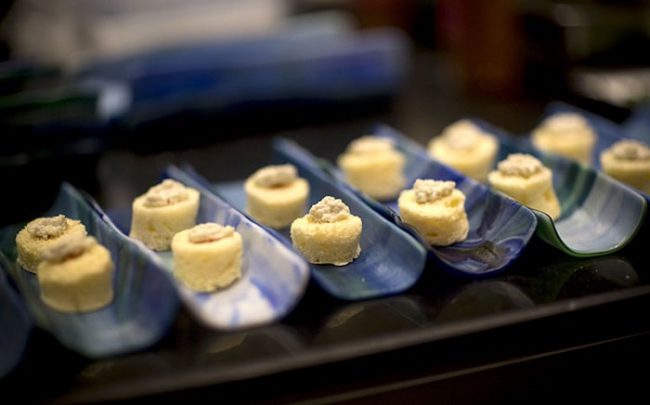 Dùng bữa ở nhà hàng Gaggan Dùng bữa ở nhà hàng Gaggan